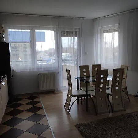 Tisza Parti Luxus Apartman