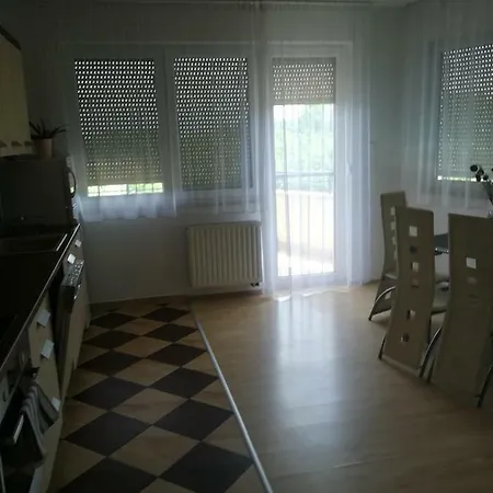Tisza Parti Luxus Apartman