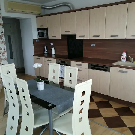 Appartamento Tisza Parti Luxus Apartman *